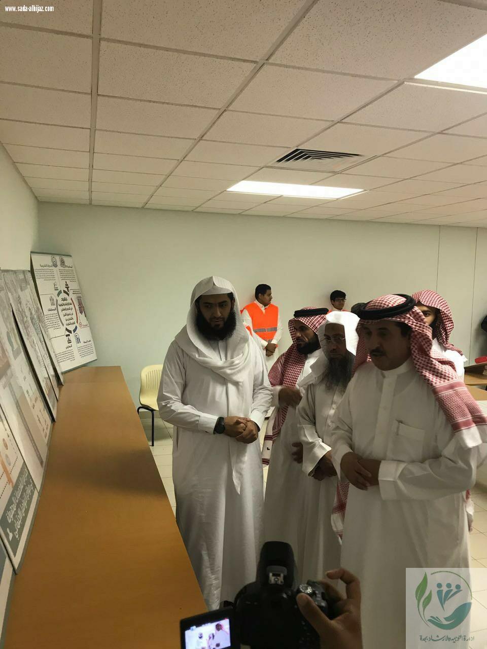 مدير ادارة التوجيه والارشاد بجدة يفتتح معرض التوعية بأضرار التدخين والمخدرات